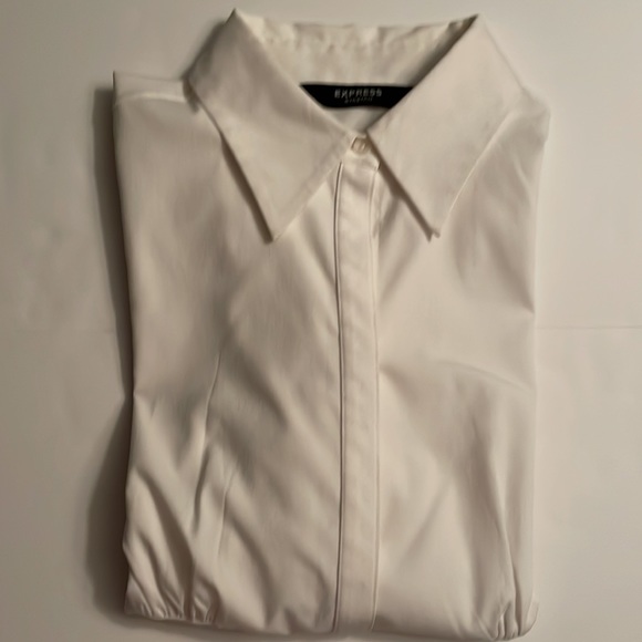 Express white bottoms down shirt size 9/10. Stretchy, 2/3 sleeves - Picture 4 of 14